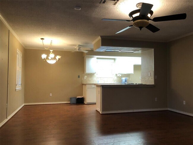 Building Photo - 11302 Sagewood Dr