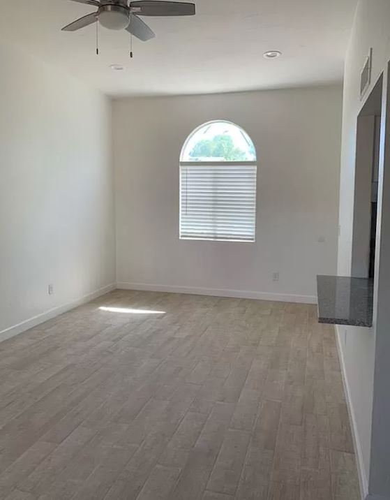 Foto del edificio - 1410 E Hedrick Dr