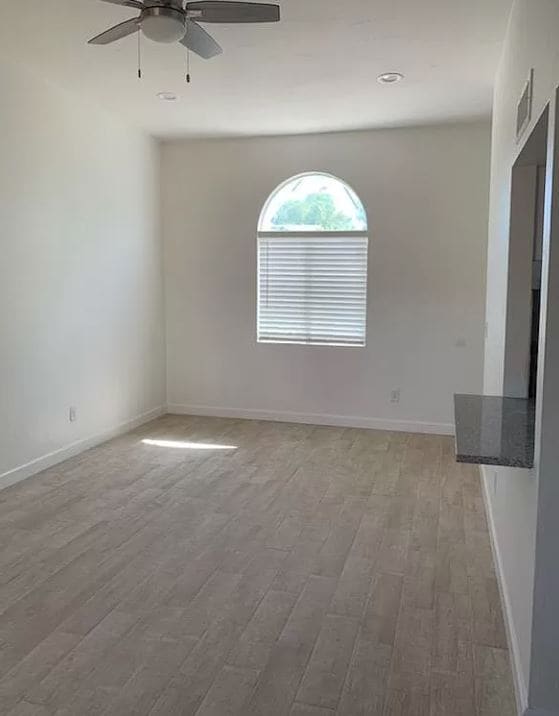 Building Photo - 1410 E Hedrick Dr