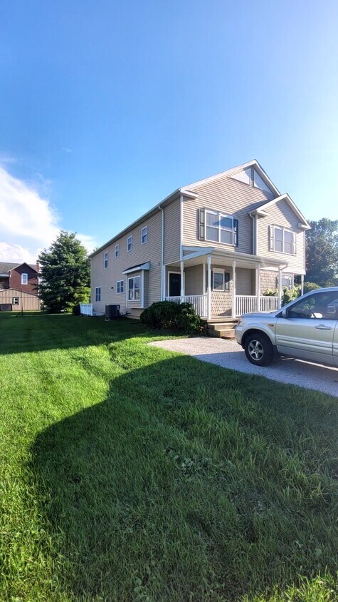 Primary Photo - 3288 North St