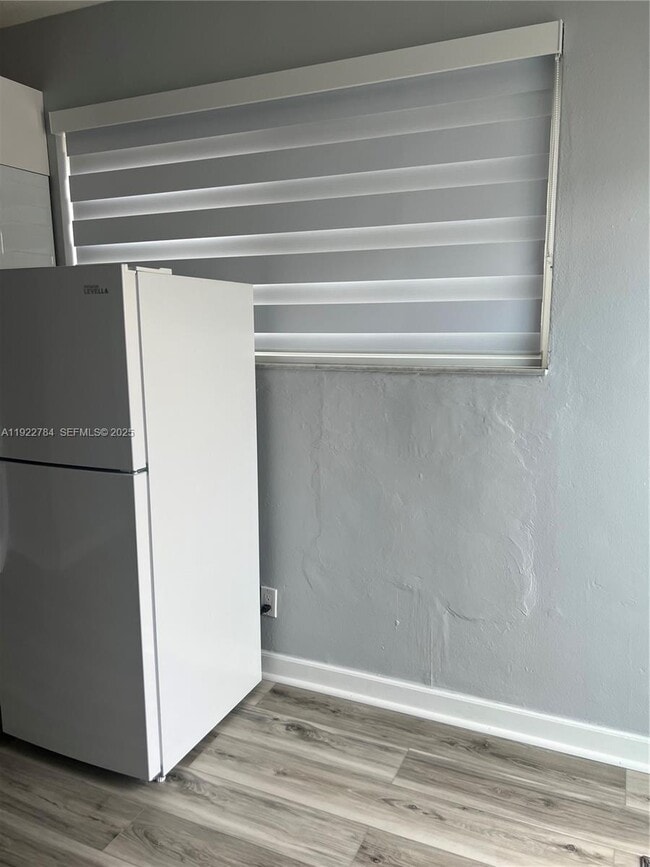 Foto del edificio - 715 E 49th St