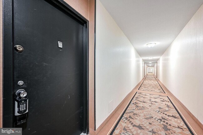 Foto del edificio - 5500 Friendship Blvd