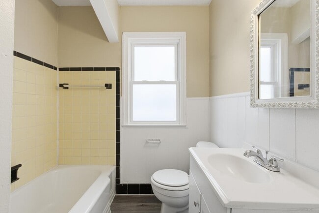 Building Photo - 19318 Harlow Ave