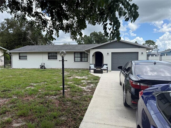 Foto del edificio - 4039 Velarde Ln