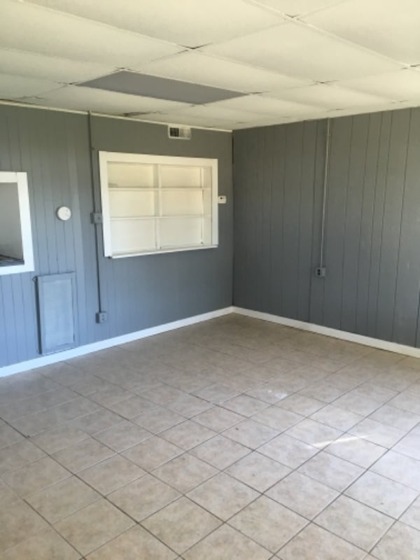 Foto del edificio - 393 Wellington Ave