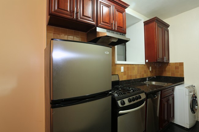 Foto del edificio - 243 W 109th St 1W