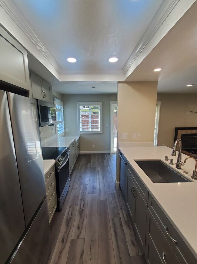 Foto del edificio - Easy Living @ Gorgeous 2bd/2ba in Cobblest...
