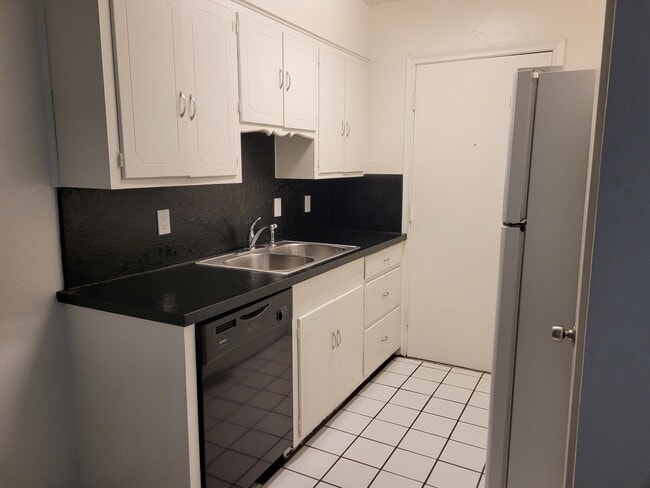 Building Photo - 4405 McKinney Ave