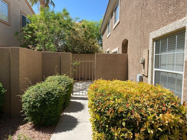 Building Photo - Upgraded townhome in gated Silverado Ranch...
