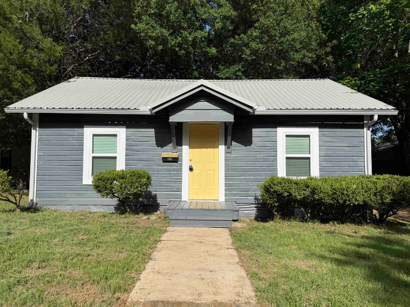 Primary Photo - 644 9th St SE
