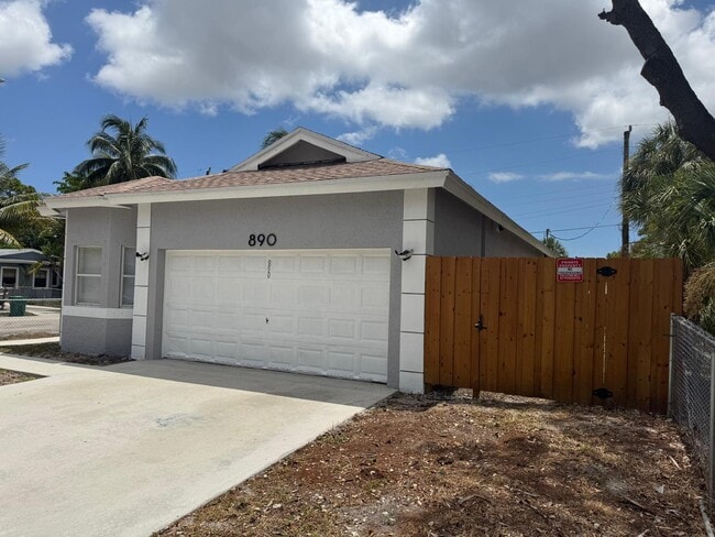 Foto del edificio - 890 NW 25th Ave