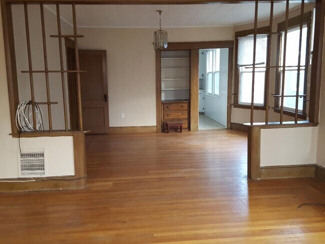 Building Photo - 605 Whalley Ave