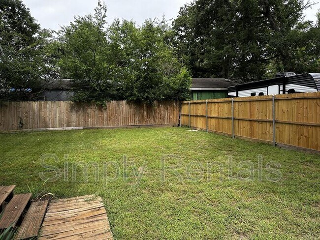 Foto del edificio - Kingston Rd 906