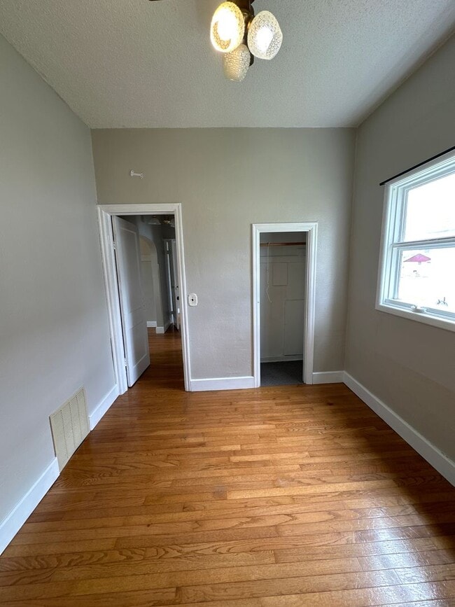 Foto del edificio - 909 8th Ave SE