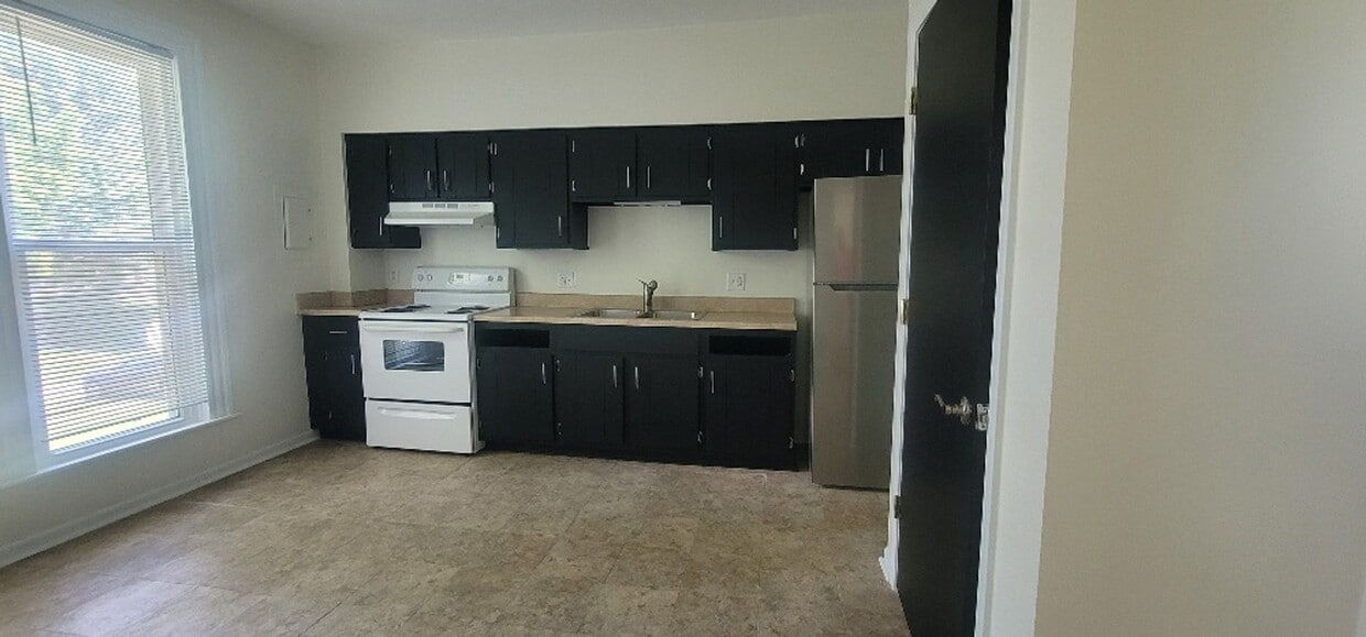 Primary Photo - 615 N 22nd St