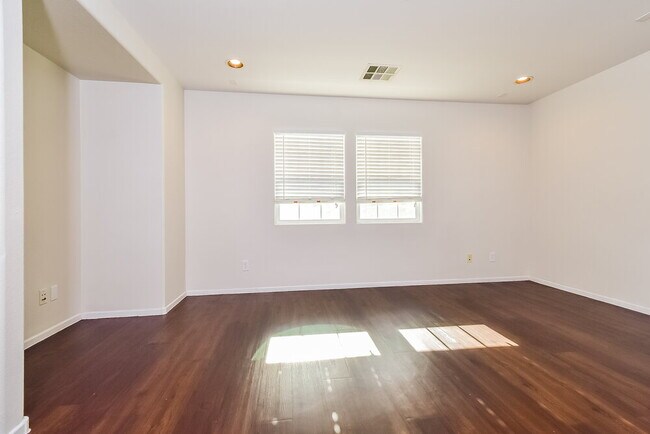 Foto del edificio - 7453 Showy Ct