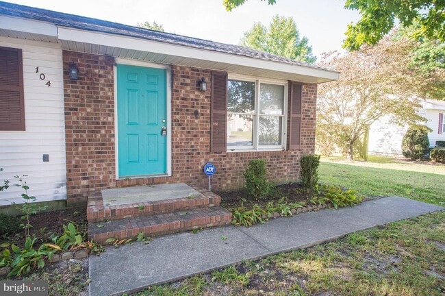 Building Photo - 104 Halsey Dr
