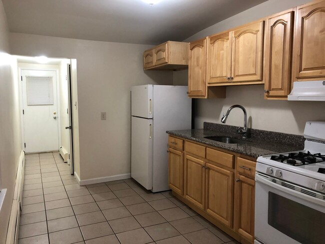 Building Photo - 136 Barnt Ave