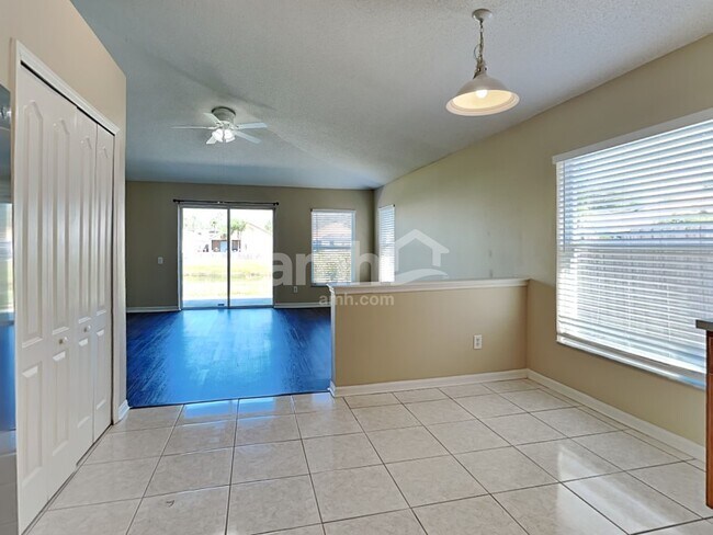 Foto del edificio - 12517 Midpointe Dr