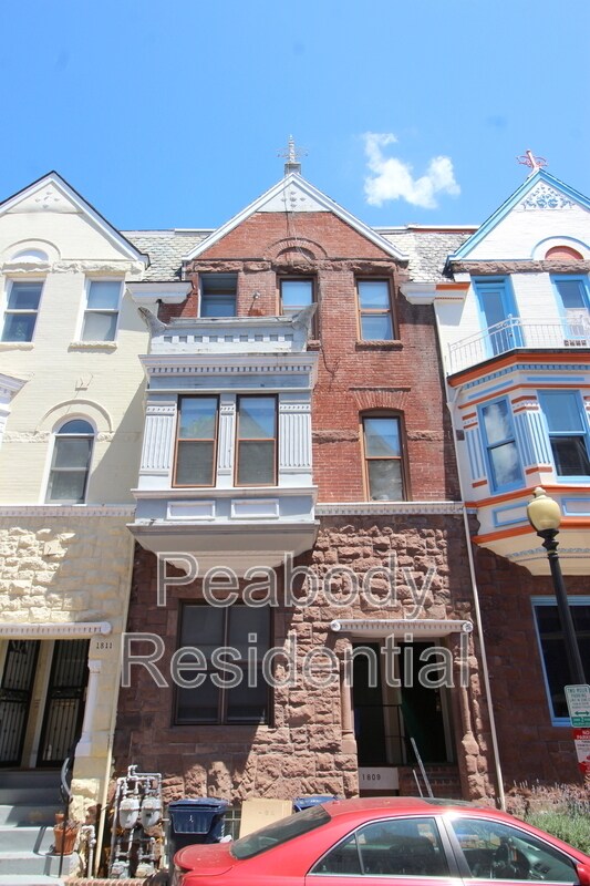 Primary Photo - 1809 Riggs Pl NW