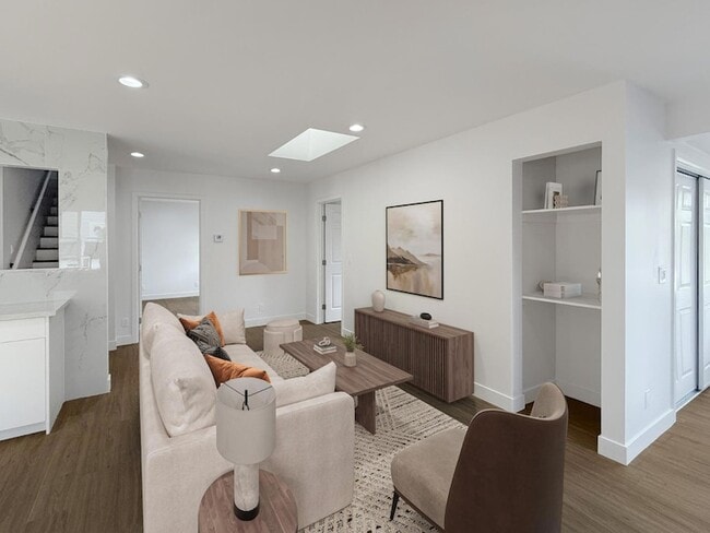 Building Photo - 2229 Pulgas Ave