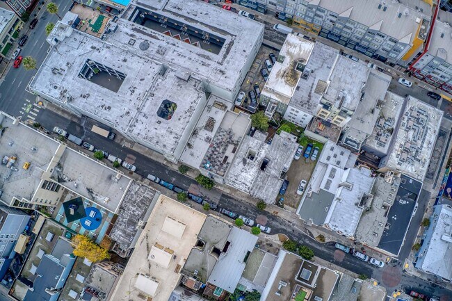 Building Photo - SOMA Studio, Private Patio, Hybrid Workpla...