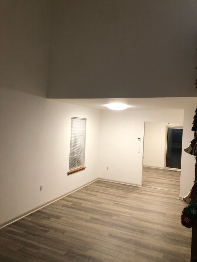 Entrada al comedor/cocina - 2650 Tamlynn Ct