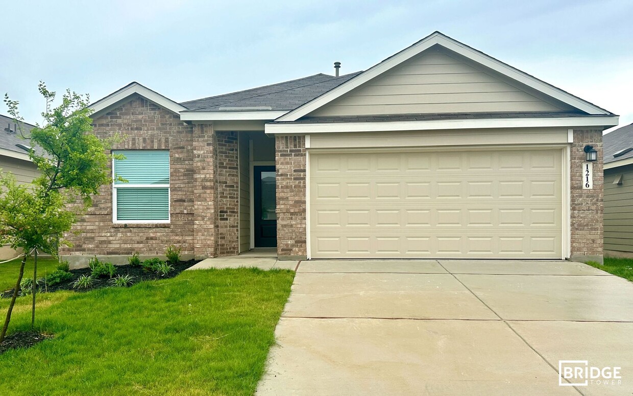Primary Photo - 1216 Treehouse Lane New Braunfels, TX 78130