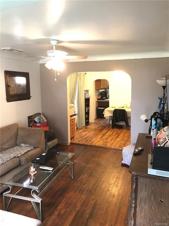 Building Photo - 7284 Lozier Ave