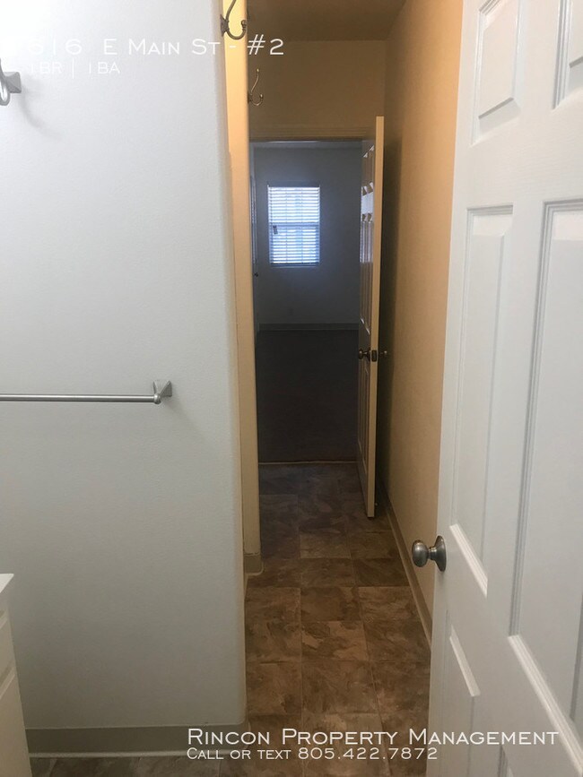 Building Photo - *Santa Paula Apartment* 1 Bedroom/1 Bath