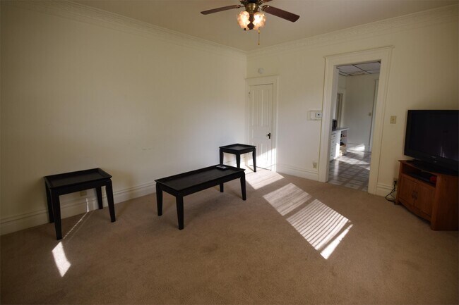 Building Photo - 349 Forest Ave