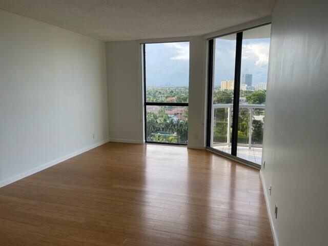 Foto del edificio - 3640 Yacht Club Dr