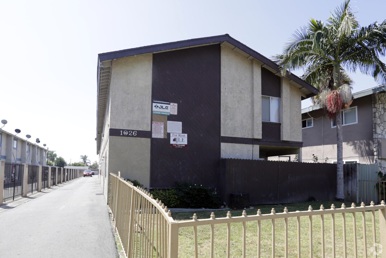 Building Photo - 1026 W Highland Ave