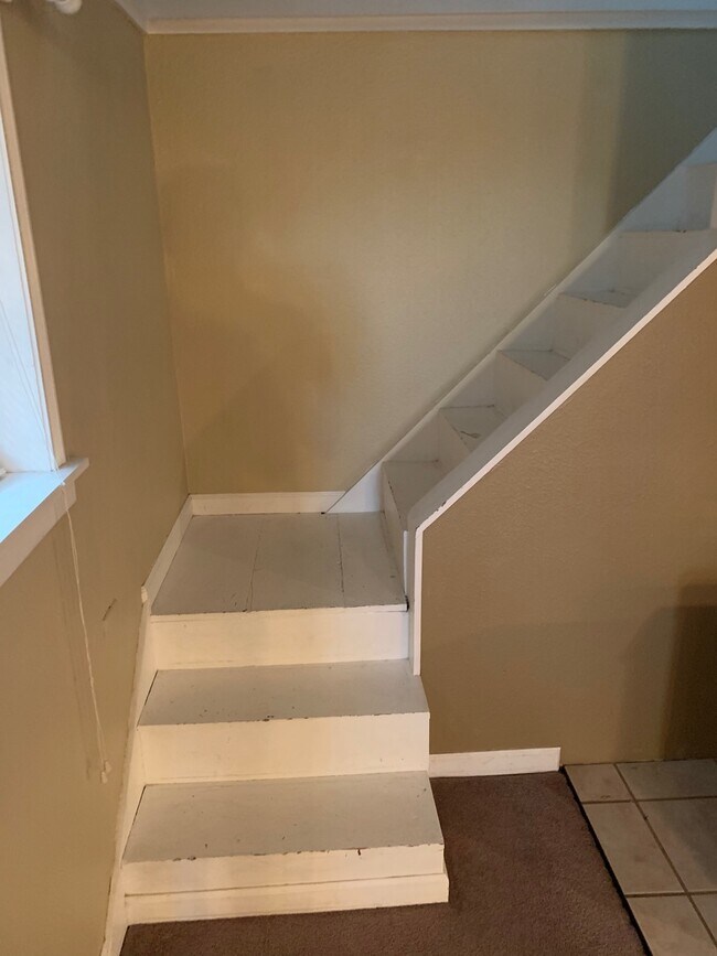 Foto del edificio - 2 Bed / 1 Bath House in Quiet West Salem Hills!!!