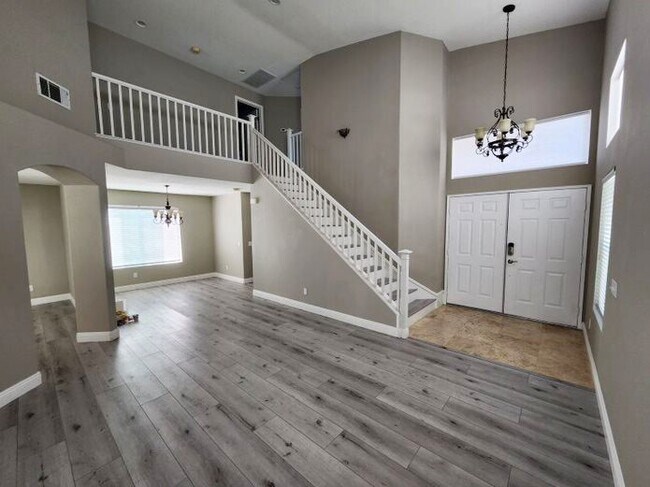Foto del edificio - 948 Bingham Dr