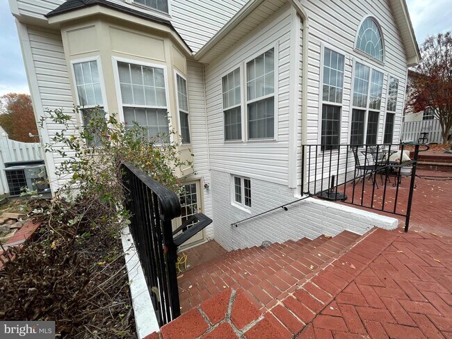 Building Photo - 17685 Avenel Ln