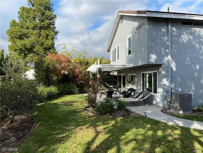 Building Photo - 4 br, 2.5 bath House - 20 Meadowgrass