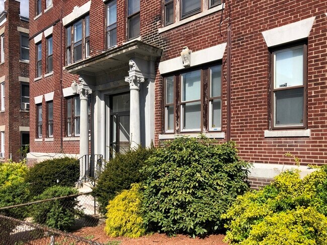 Foto del edificio - 47 Park Vale Ave