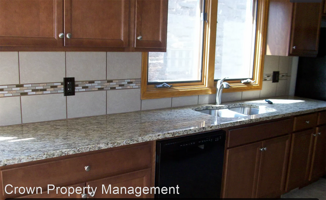 Building Photo - 3 br, 2 bath House - 2423 S 14th Street