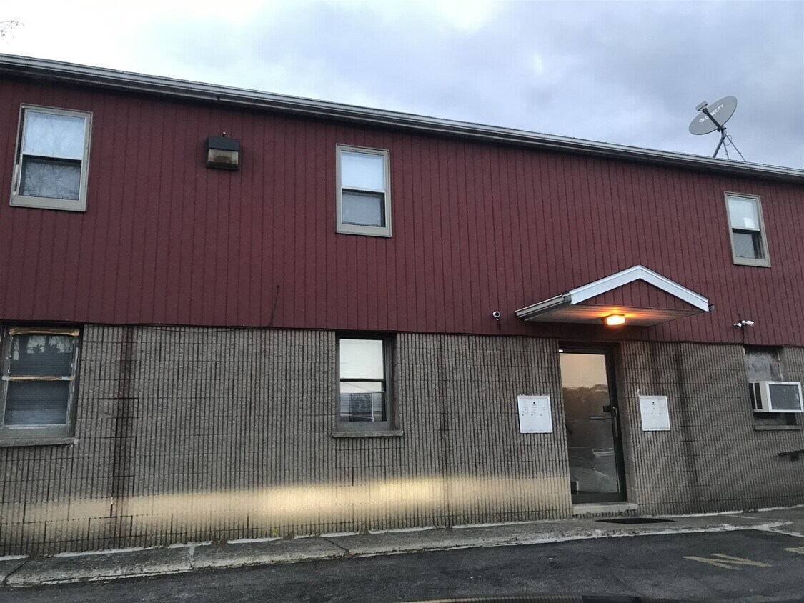 Primary Photo - 550 Central Ave