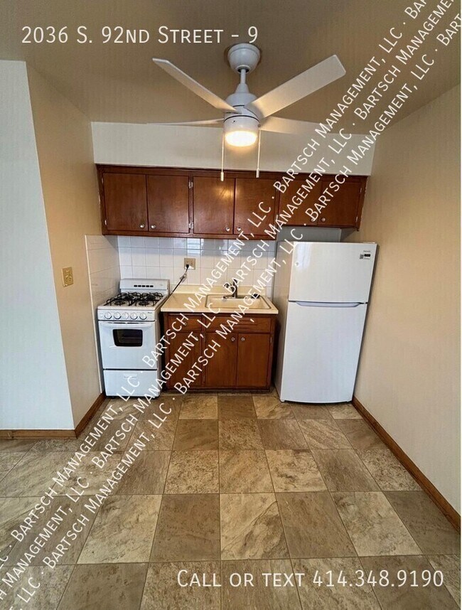 Foto del edificio - 2036 S 92nd St