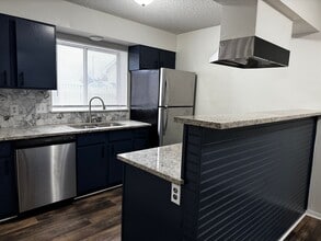 Building Photo - 5510 S Gold St