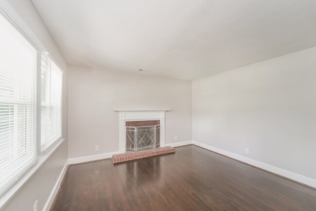 Building Photo - 10915 Brief Rd