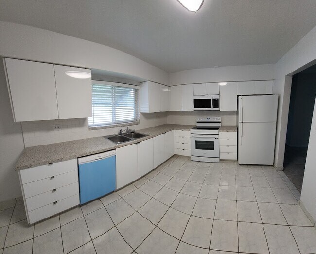 Foto del edificio - 4260 Stirling Rd