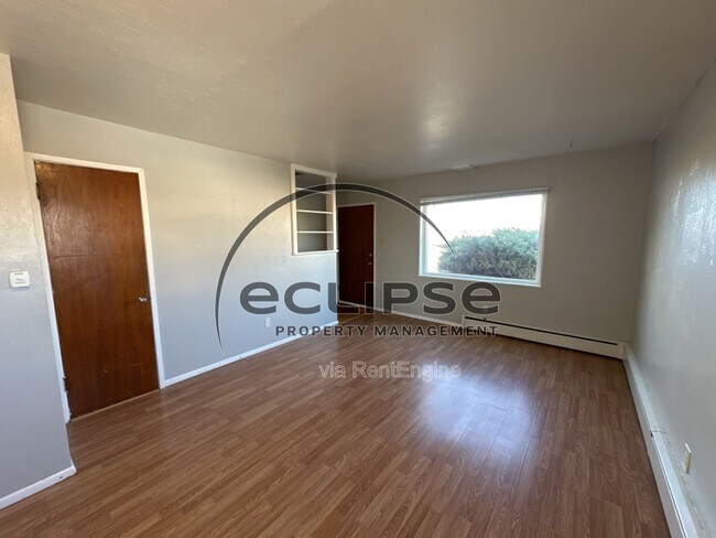 Building Photo - 1823 Gunnison Ave
