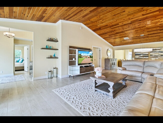 Building Photo - 451 N Lyra Cir