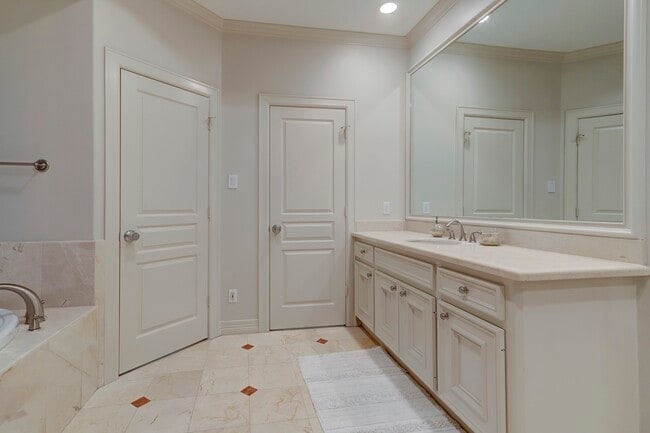 Building Photo - 5313 Fayette St