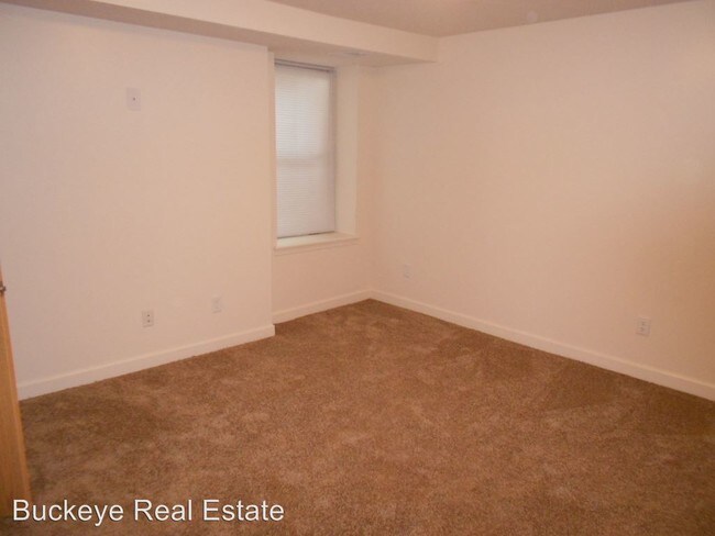 Building Photo - 4 br, 4.5 bath Apartment - 50 E. Lane Ave.