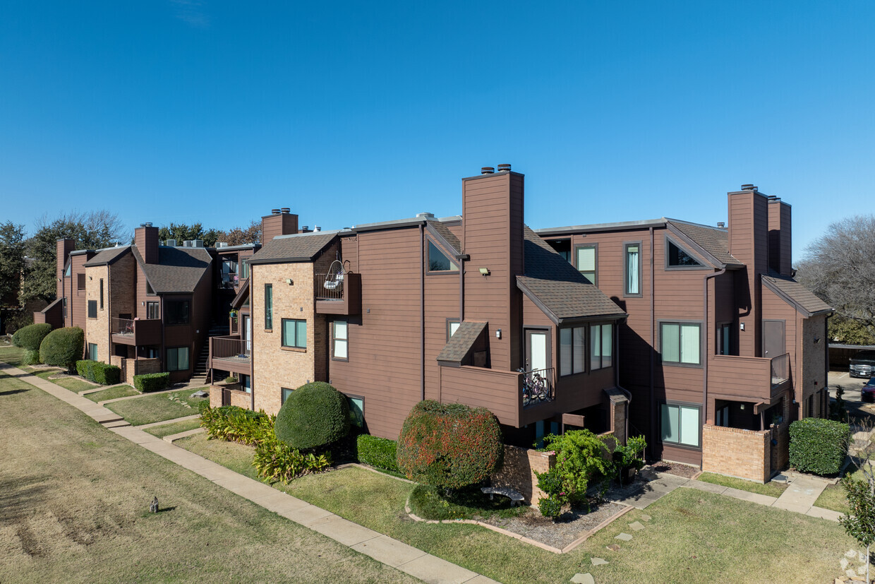 Primary - Oak Creek Condominiums