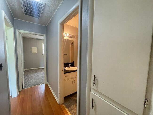 Foto del edificio - 5339 S Hutchinson Ct